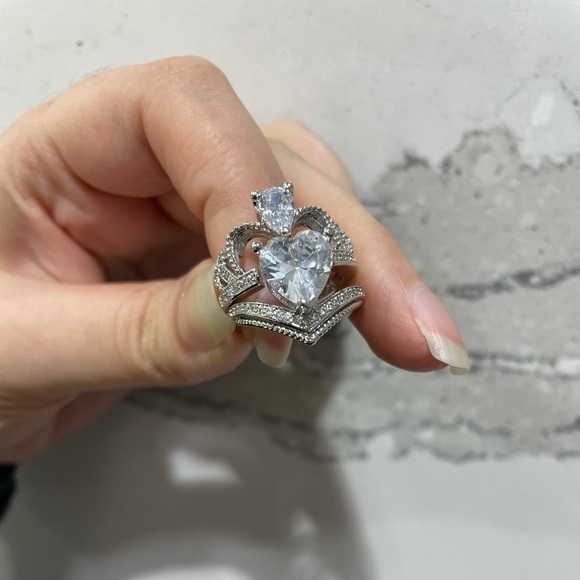 Crown Heart Silver Statement Ring set - Picture 5 of 17